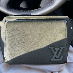 Louis Vuitton Takeoff Line Olive- New