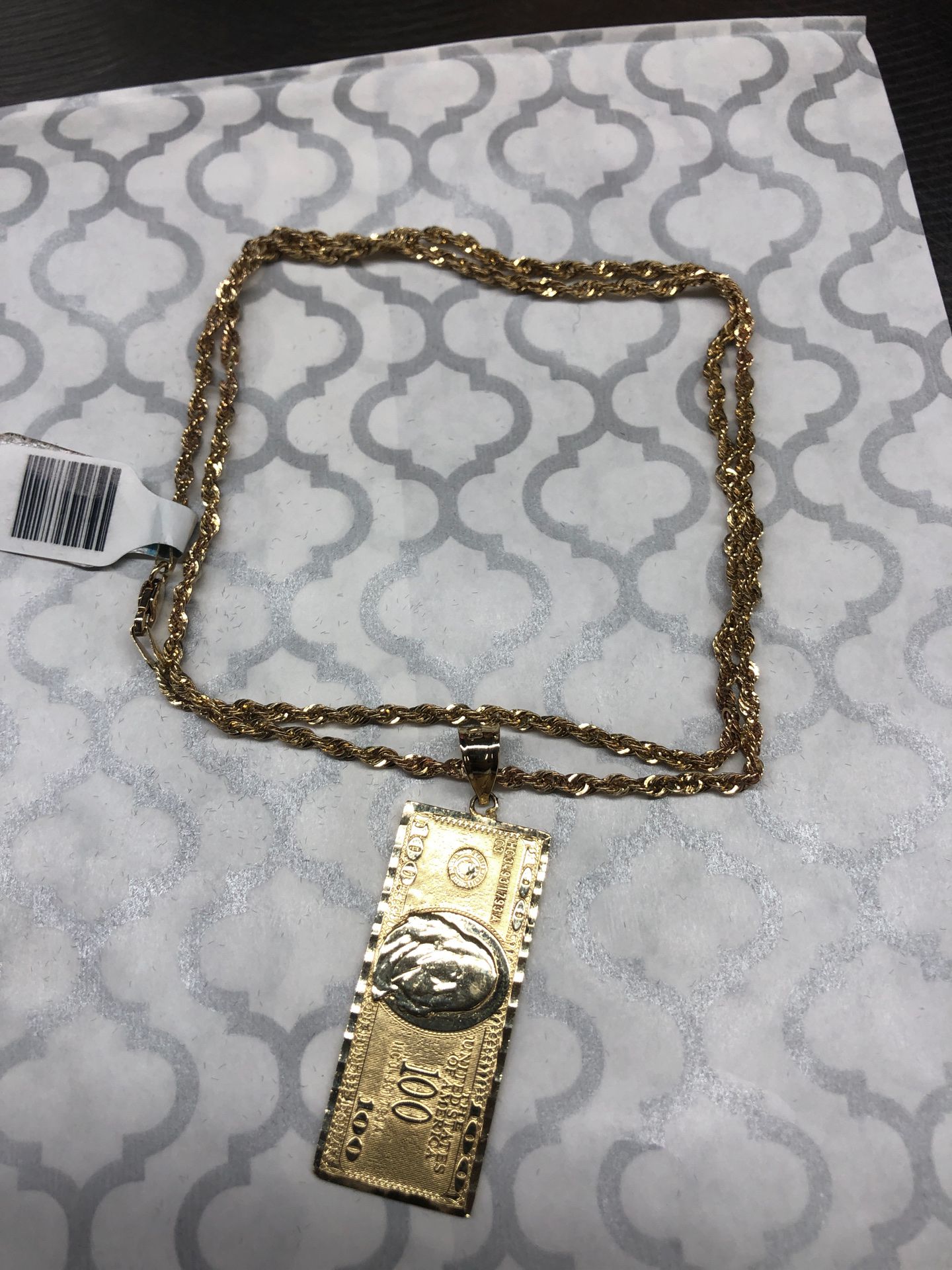 18 in gold chain with pendant 10kt 4.2 dwt
