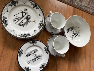 Disney Nightmare Before Christmas Jack & Sally Dinnerware Set – 13 Pieces
