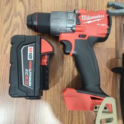 Milwaukee M18 Fuel Hammer Drill With 5.0 Battery 