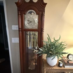 Antique Howard Miller Grandfather Clock 
