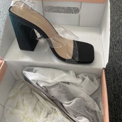 Women’s Black Open Toe Heel Size 5 1/2