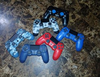 PS4 Controllers 