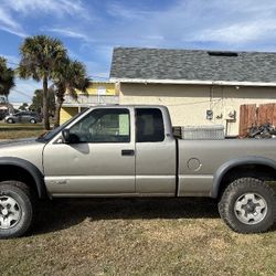 2003 Chevy S-10 Zr2 4x4 Ex-cab 