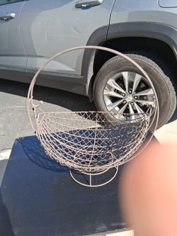 Metal fruit basket
