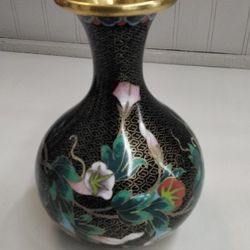 Kokushi Chinese Green Floral Vase - Located In Shelton 