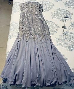 Gown Size 4/6 DESIGNER LAZARO