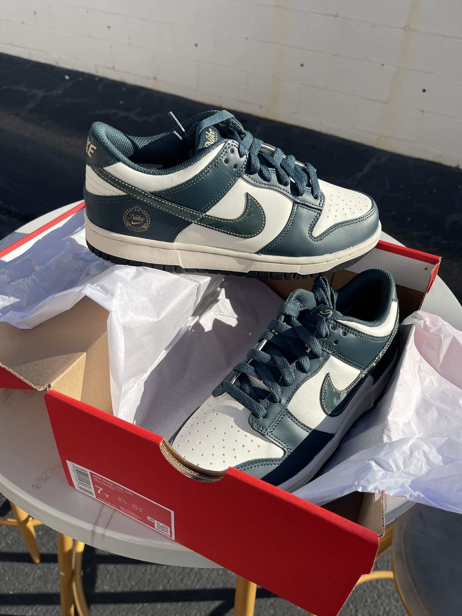 New Nike Dunk Low 7Y