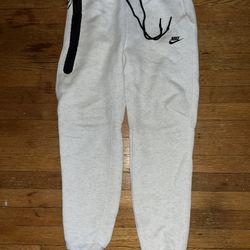 Nike Tech Pants Size Medium 
