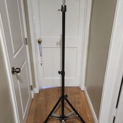 Metal Tripod 