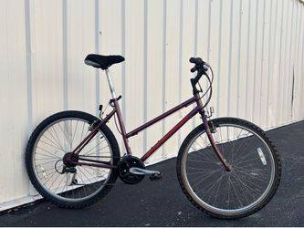 Vintage Schwinn Commuter Hybrid Bike