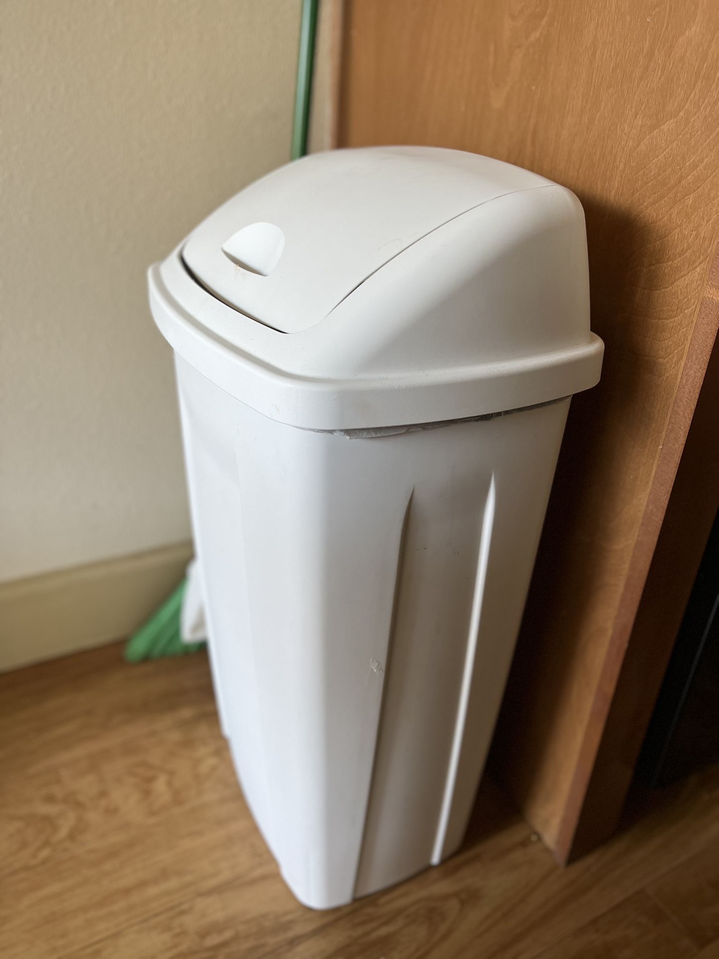 Swing Top Waste Basket 