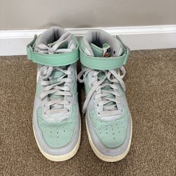 Nike Size 8 Men’s Nike WHQ Fall 2022