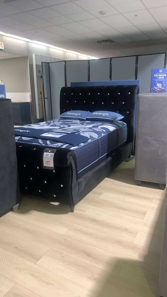 AP🎉Discounted - Black Queen Bed// Fast Delivery & Financing