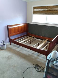 Ethan Allen Sleigh Bed. Queen Size