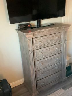 Kin california bedroom