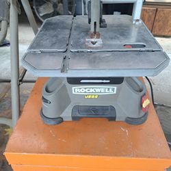 Rockwell Scroll Saw For Small Projects. 