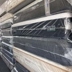Serta Queen Size Mattress 