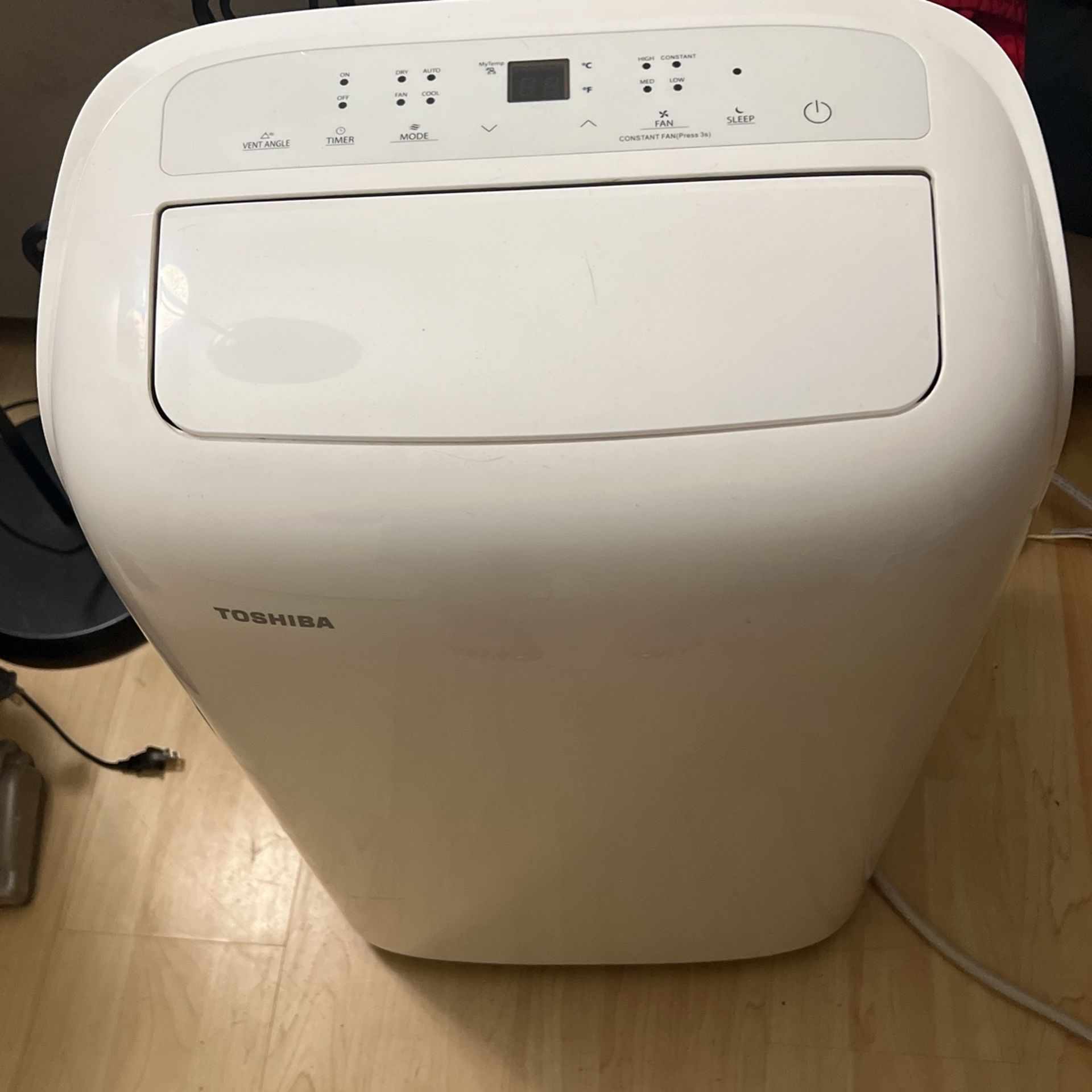 Toshiba 6,000 BTU Portable Air Conditioner 250 Sq ft W/Dehumidifier & Remote Control