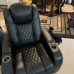 Plush Home Theater Chair With Cup Holders And Lights