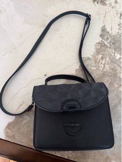 Black cross body shoulder bag