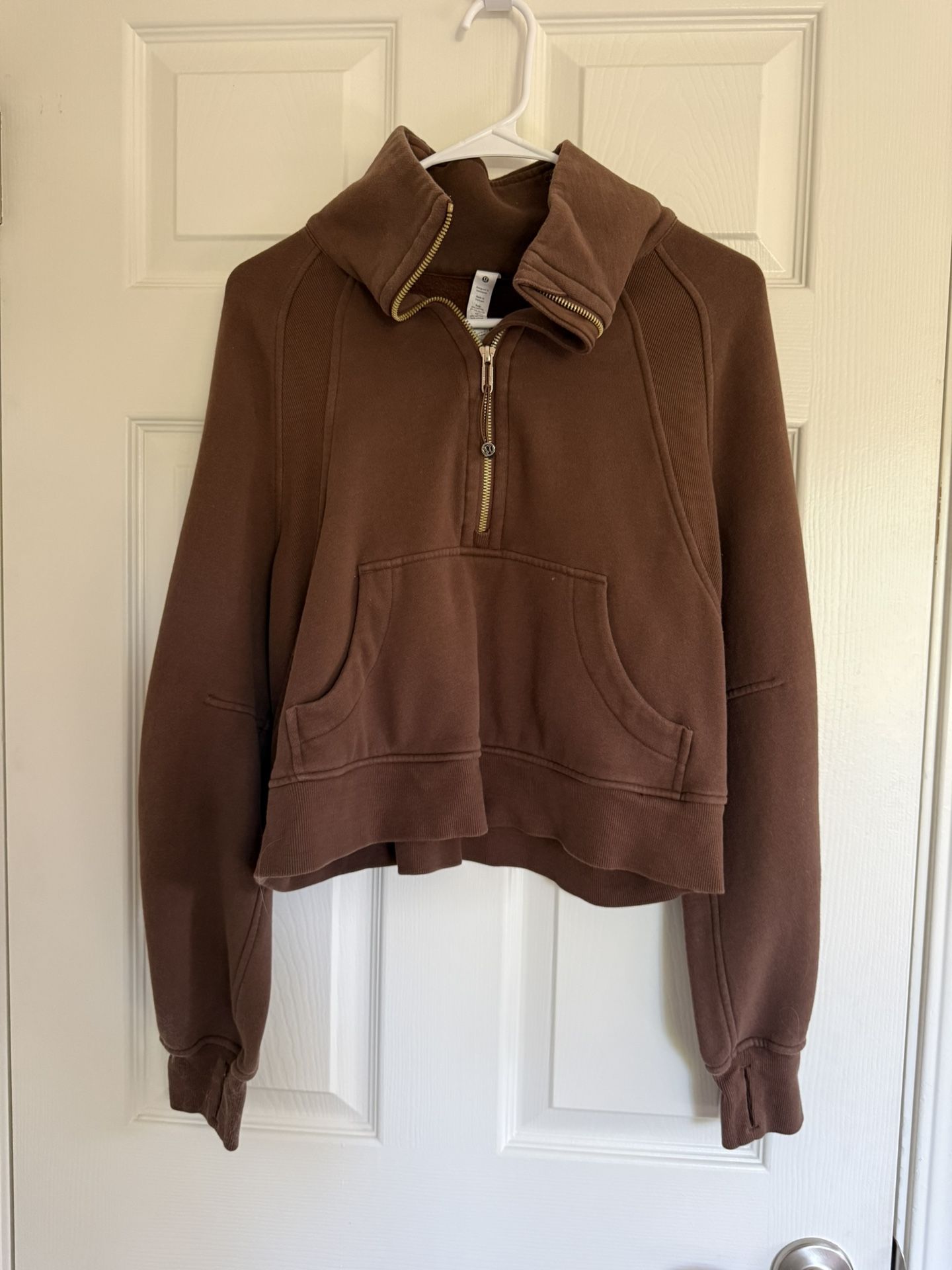 Lululemon women’s brown and gold funnel neck scuba