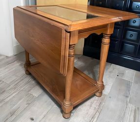 Vintage *BEAUTY Drop Leaf Side Table in Oak
