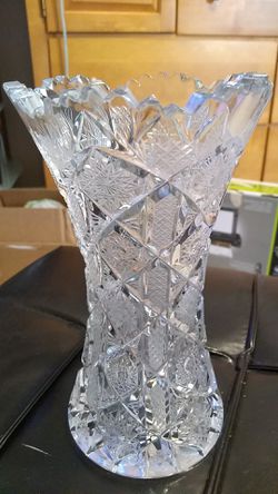 Crystal elegant new vase 8 x 4 1/2 inches Polland