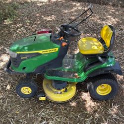 John Deere S240 Riding Mower