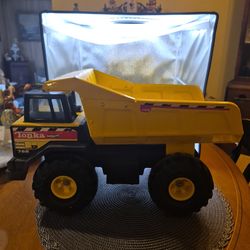 Vintage 1999 mighty tonka dump truck