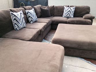 Large Sectional sofa w/ottoman
