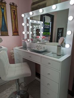 beautiful vanity for makeup