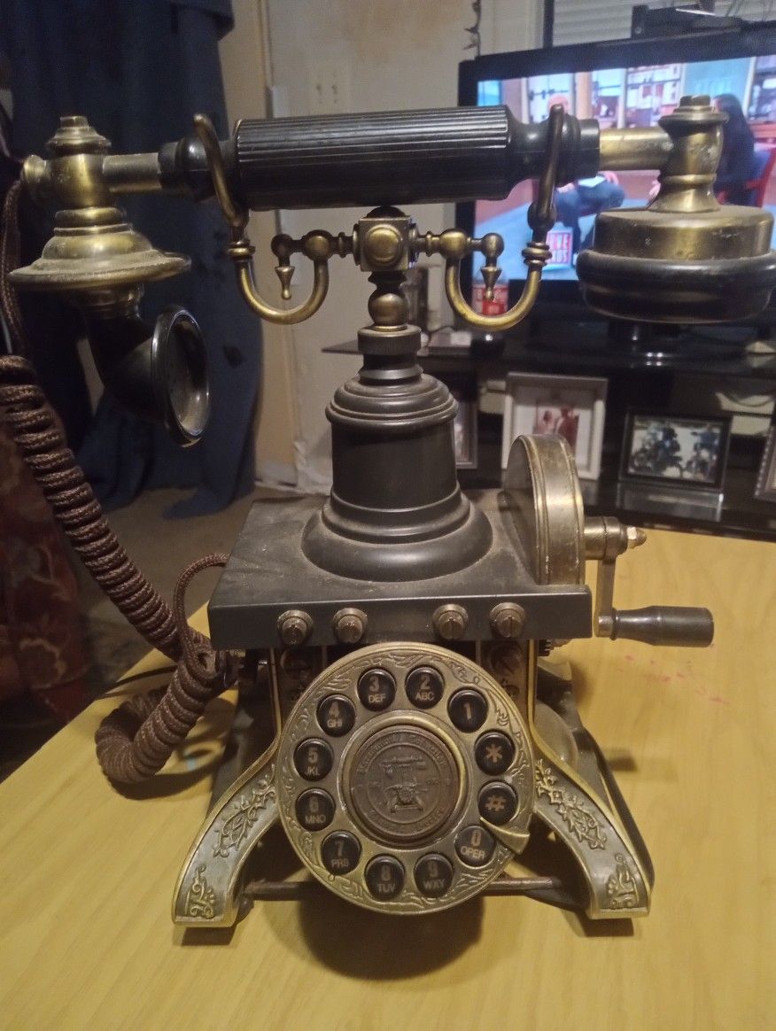 1862 Retro Phone