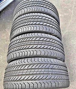 235/50r19 marca CONTINENTAL con 80% de Vida las 4