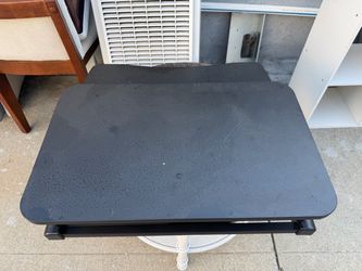 Portable standing desk