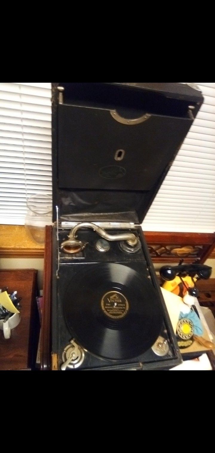 Vintage Portable Grama phone. Majestrola Brand ,Made In Germany.