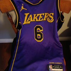 LeBron Laker Jersey Statement Edition