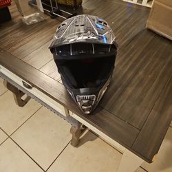 Fox V2 Pilot Motocross Helmet  Size L