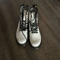 Dr. Martens 