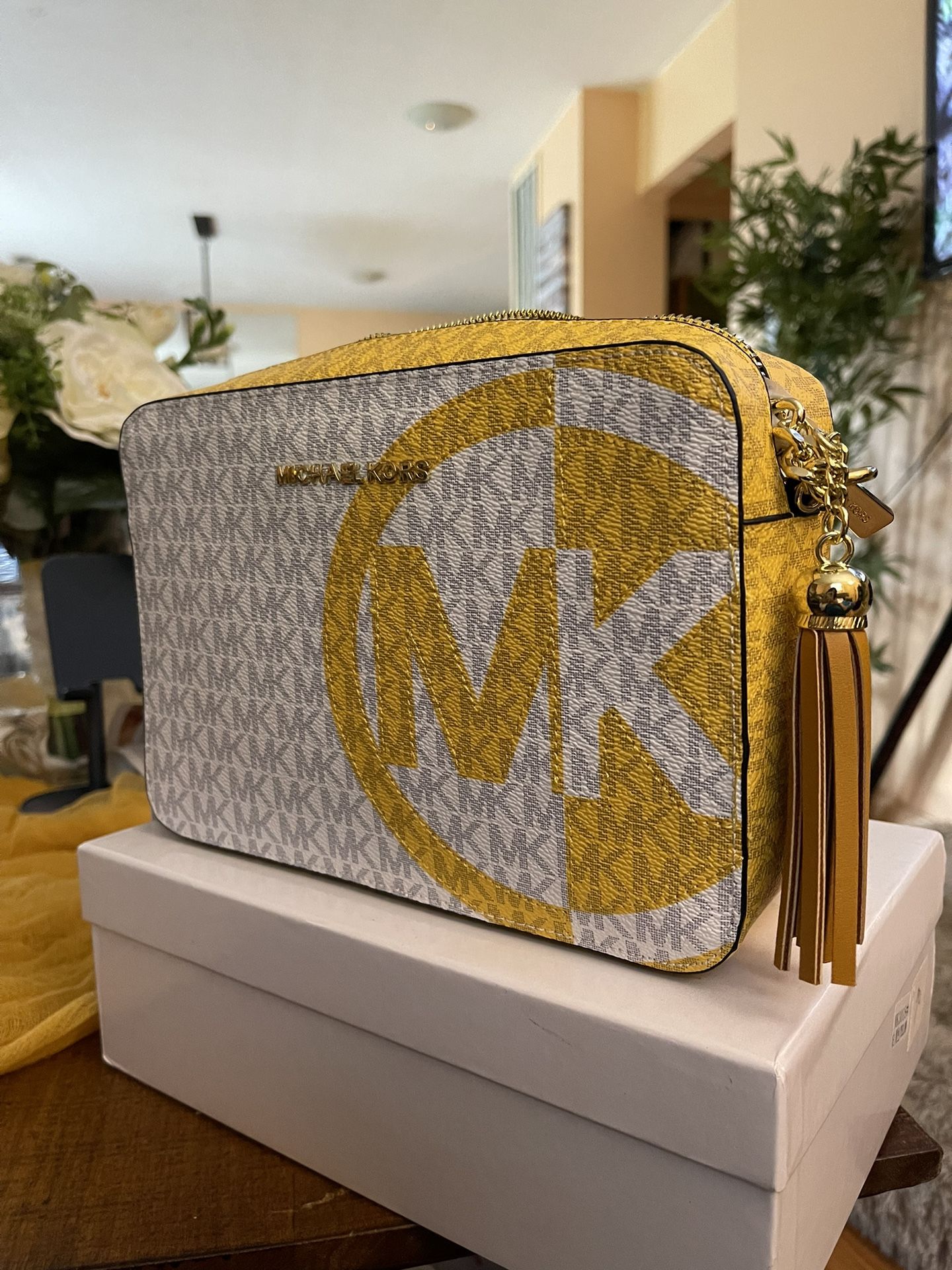 Michael Kors Camera Bag 