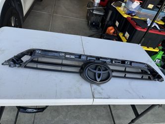 2022 Toyota blacked OEM Grill