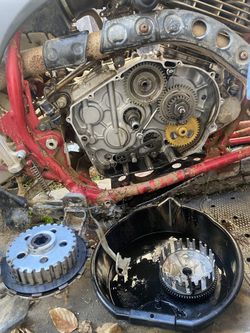 Motos