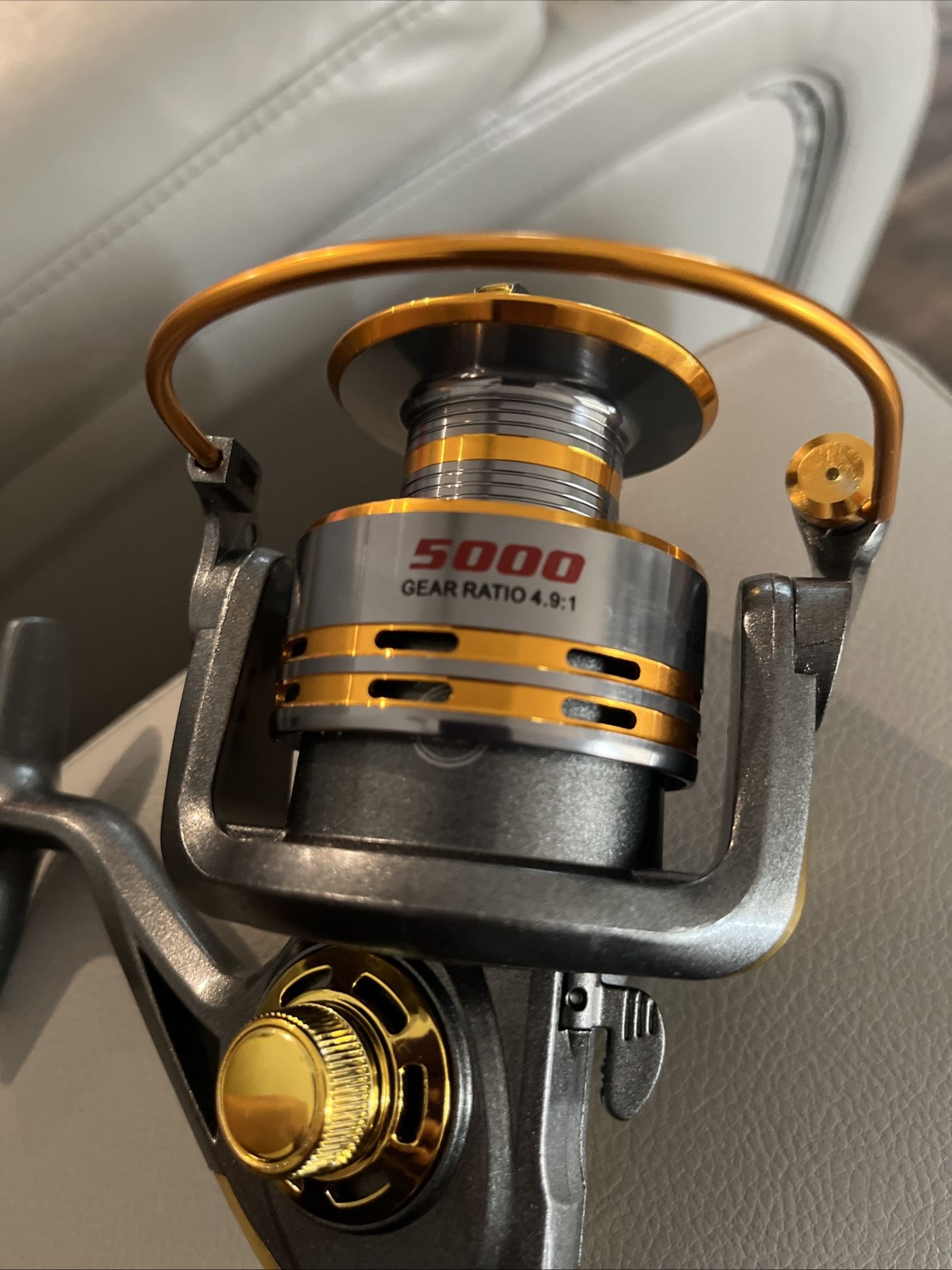 NEW Spinning Fishing Reel