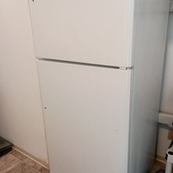 Refrigerator 18 Cubic Feet
