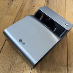 LG PH450UG LED Ultra Short Throw Projector