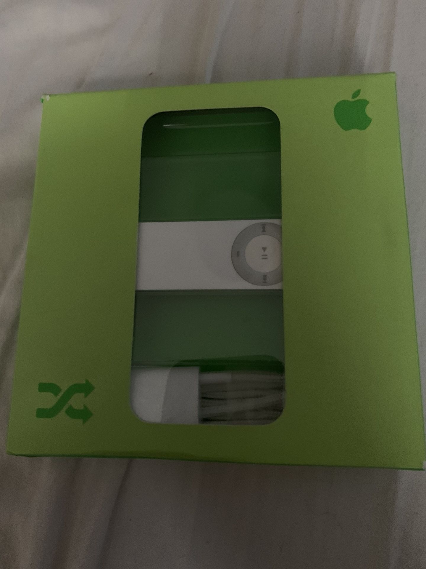 Old school apple iPod shuffle in box 512 mb