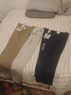 Signature Iron Free Khakis, Straight Fit with Stain Defender