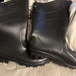 Water Boots Men’s Size 12