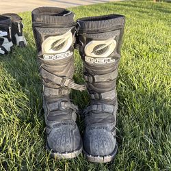 Dirt bike boots