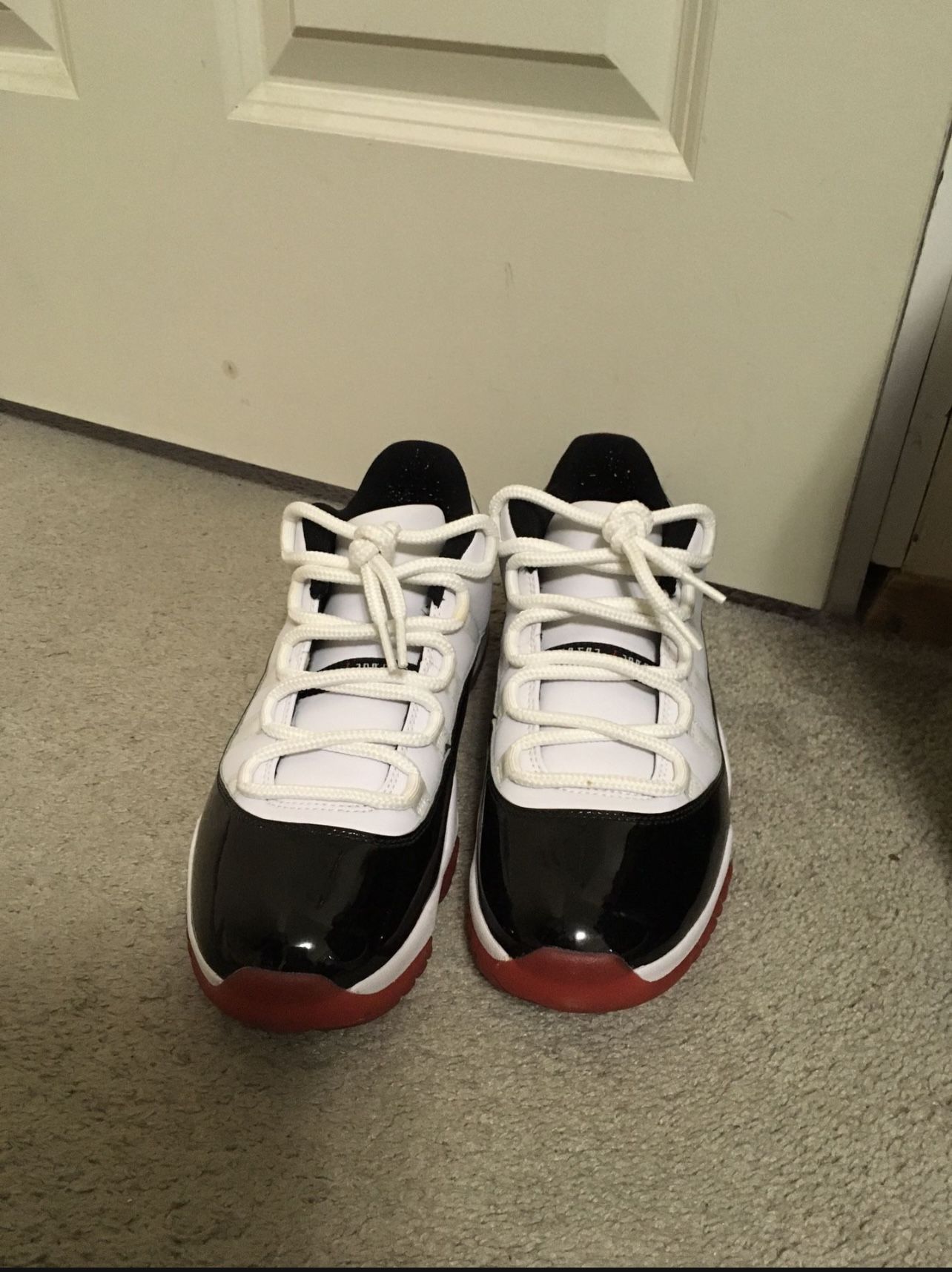 VNDS JORDAN 11 LOW SIZE 9.5